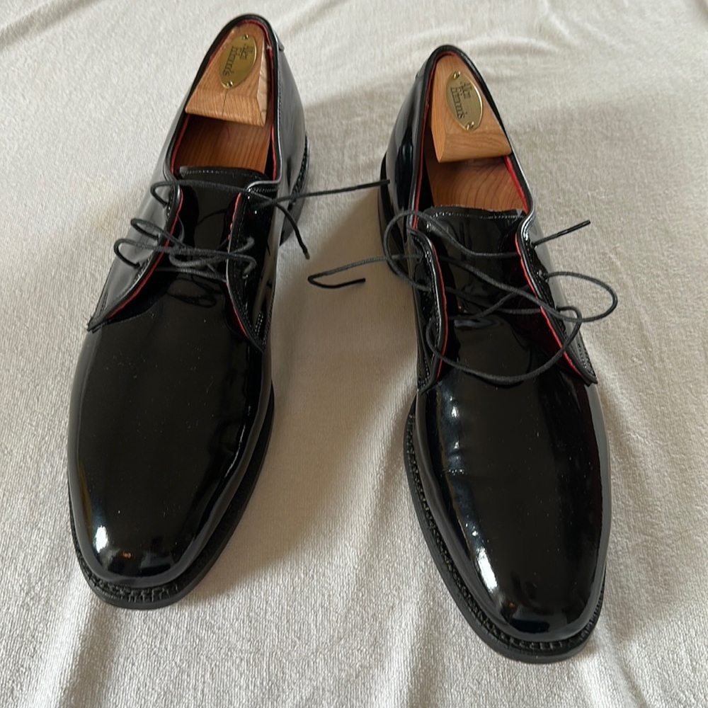 Allen Edmonds Spencer patent leather shoes .